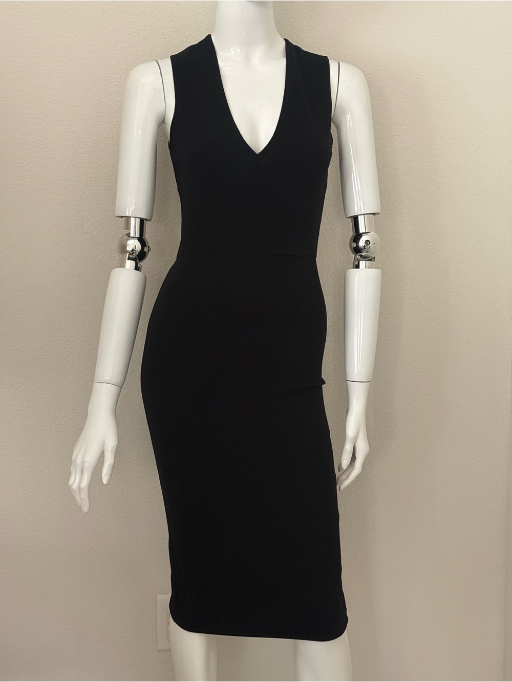 Brat Star Black V-Neck Sleeveless Midi Sheath Dress